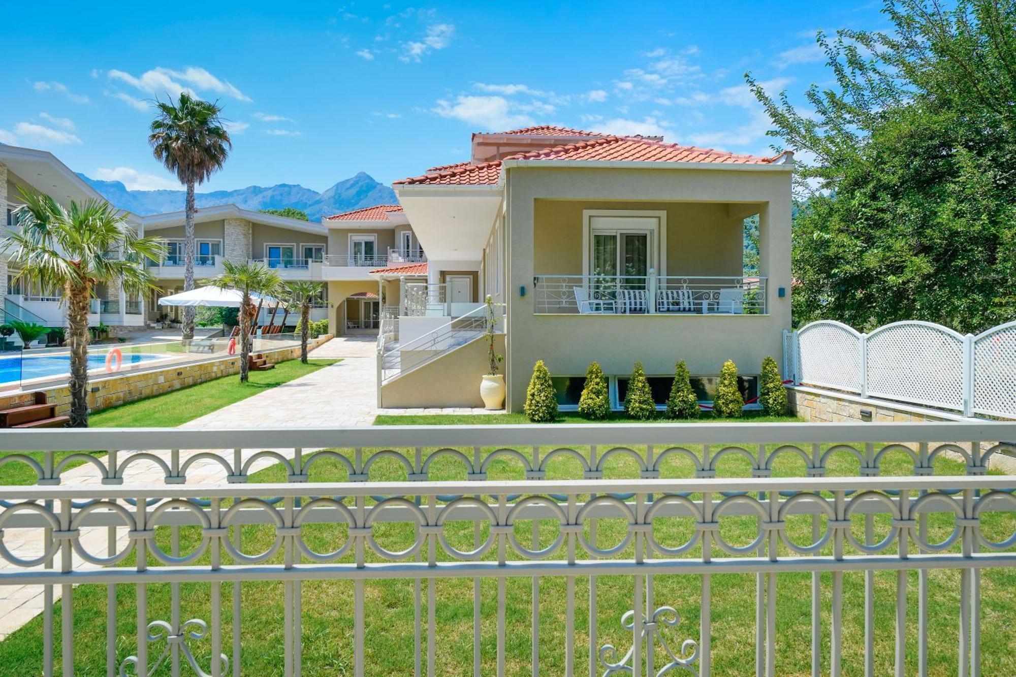Lobelia Luxury Suites Chrysi Ammoudia Exterior foto