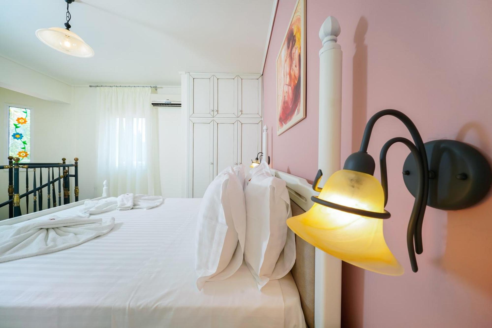 Lobelia Luxury Suites Chrysi Ammoudia Exterior foto